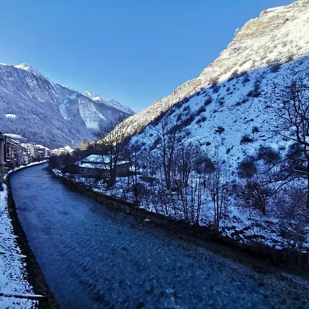 Апартаменты Au Bord De La Riviere