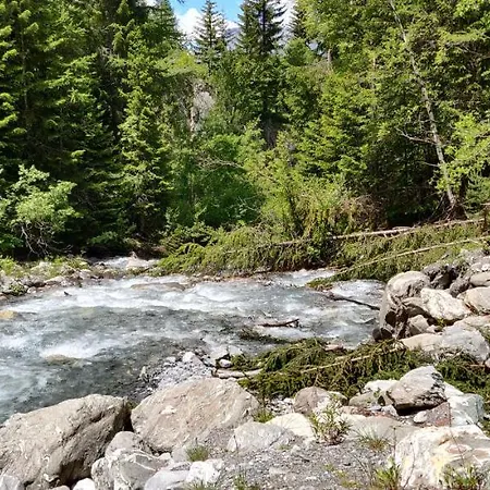 Au Bord De La Riviere *